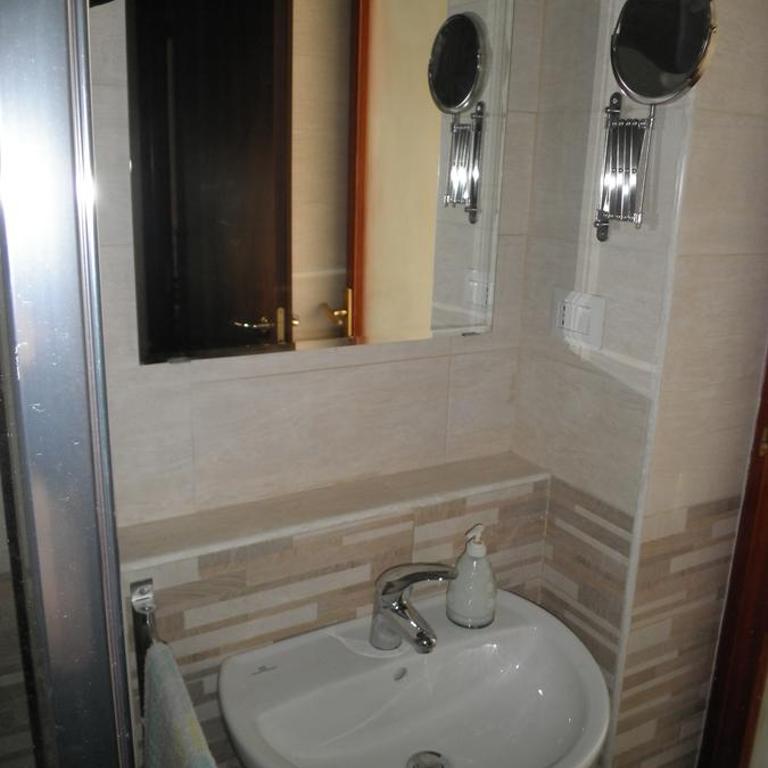 Don Milani - Camera Matrimoniale con Bagno Privato Esterno - 18