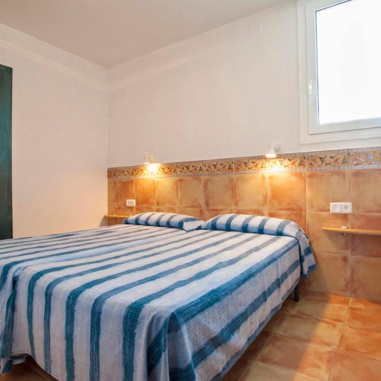 Apartaments El Berganti en Canyelles Petites - Apartamento de 3 dormitorios - 2
