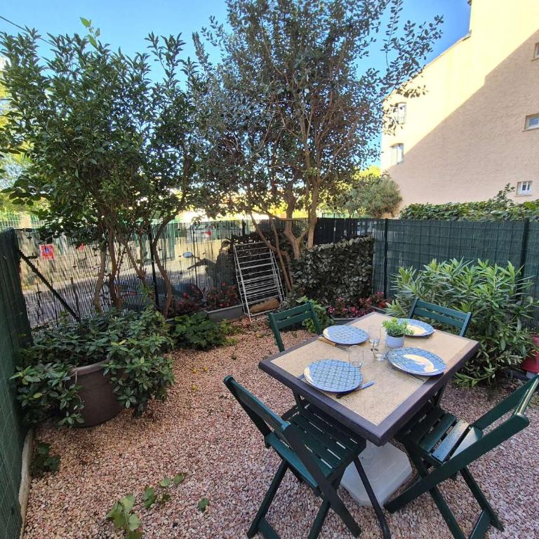 Studio rez de jardin,climatisation, proche de la mer, parking.. - Appartamento Monolocale - 2