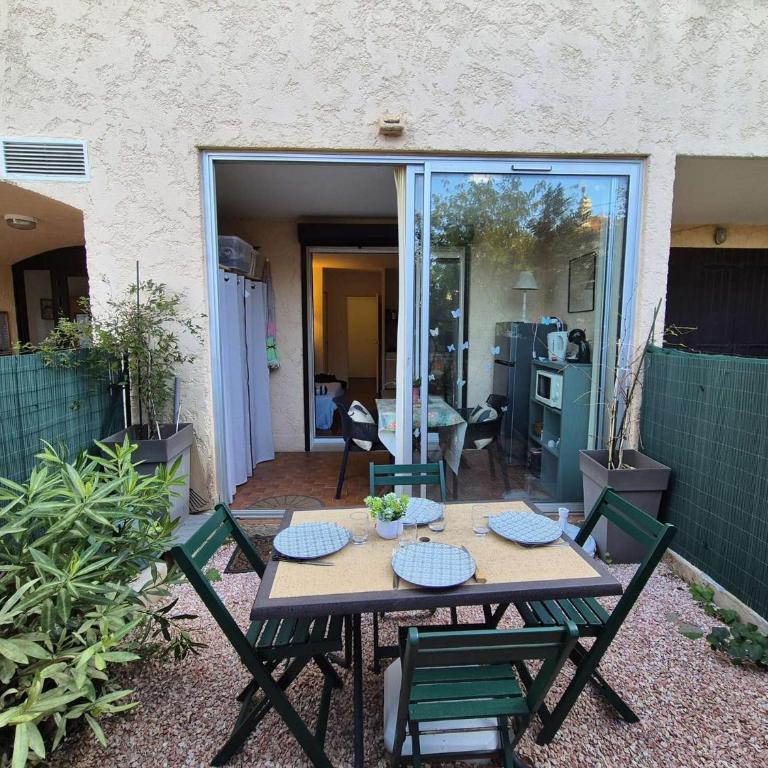 Studio rez de jardin,climatisation, proche de la mer, parking.. - Appartamento Monolocale - 3