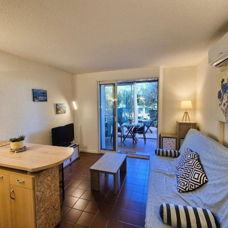 Studio rez de jardin,climatisation, proche de la mer, parking.. - Appartamento Monolocale - 8