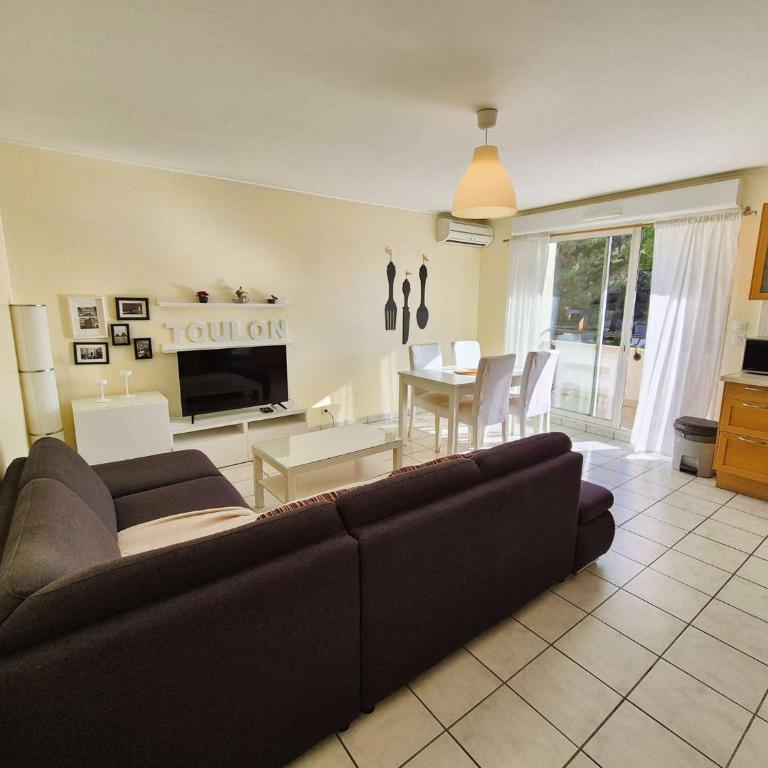 Neuf, 2 chambres, tout confort, ascenseur,Wifi....à pied de la Marina - Appartement 2 Chambres avec Balcon - 3