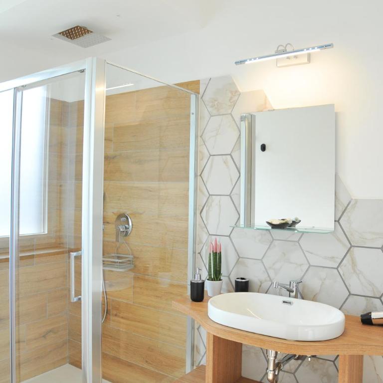 Domus Fontana - Quadruple Room with Balcony - 3