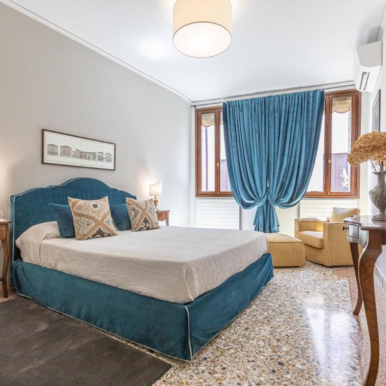 Ca' Romantica terrace with Balcony and side Canal view - Apartment with Terrace - 21