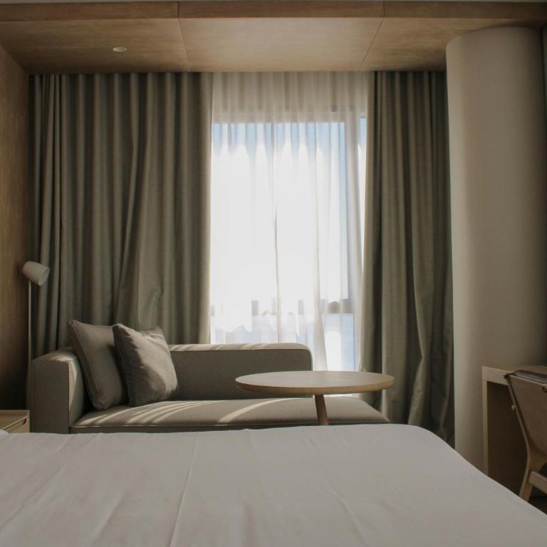 Marriott Corrientes - Habitación Deluxe con vistas al río - 1 cama extragrande - 2