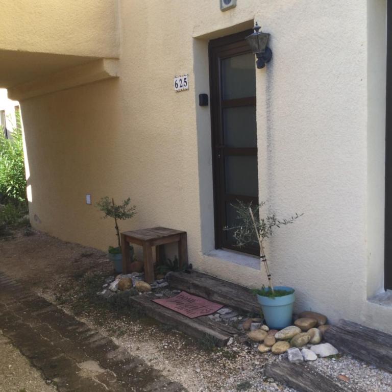 Bastidon provençal dans domaine naturiste avec accès gratuit parc aquatique - Maison 2 Chambres - 27
