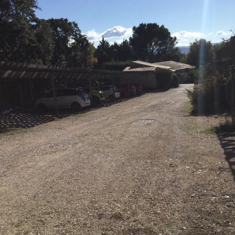 Bastidon provençal dans domaine naturiste avec accès gratuit parc aquatique - Maison 2 Chambres - 28