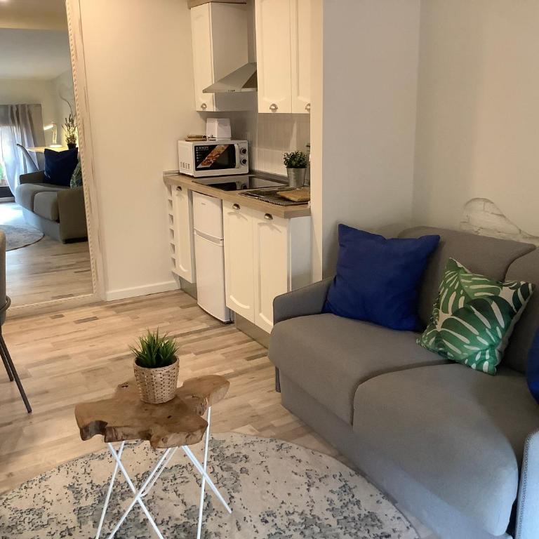 Vestal Suites Classic Adults Only - Apartment with Balcony - 16