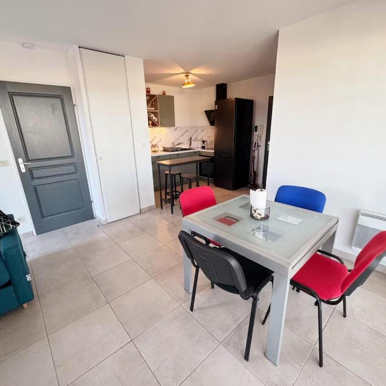 Appartement Lumineux 4 Pers avec Clim et grande Terrasse - Appartement 1 Chambre - 4