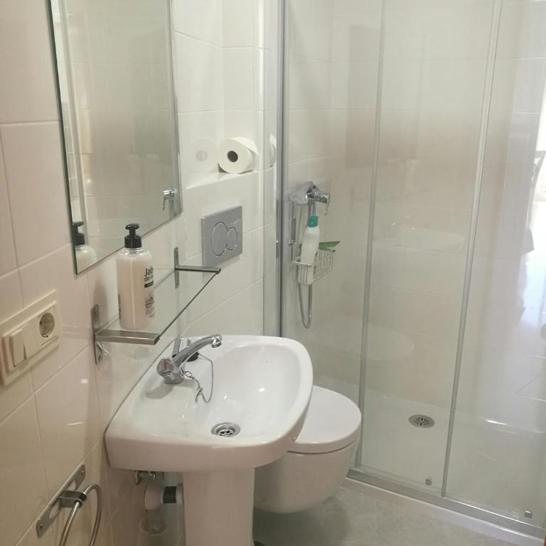Apartment close from the beach and centre of Nerja - Apartamento de 1 dormitorio - 10