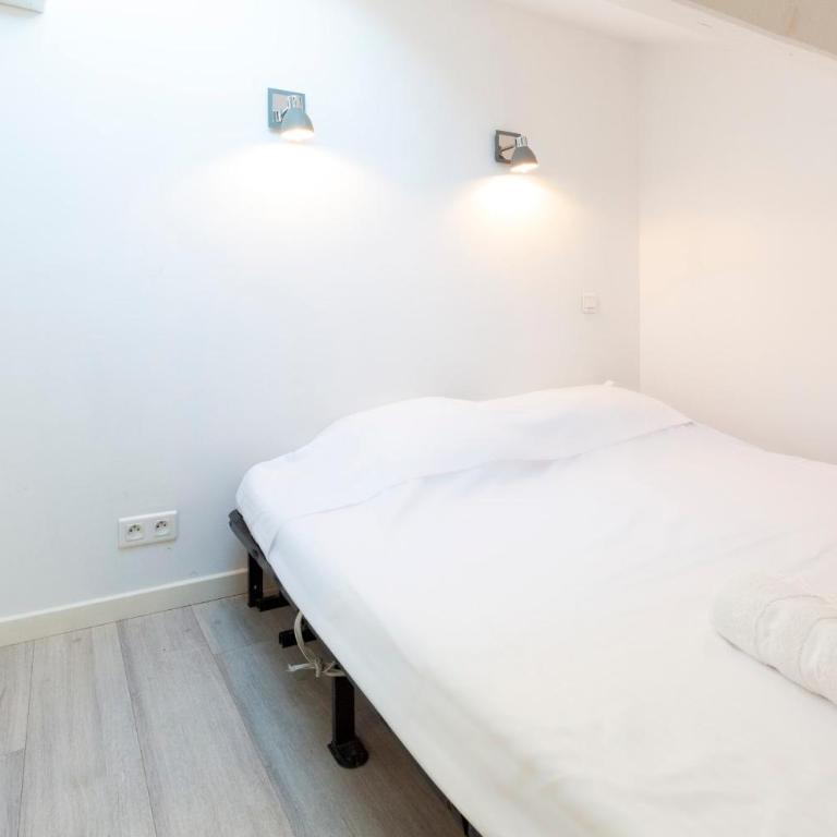 Authentic Townhouse Steps from the Beach & Market - Ferienhaus - 19
