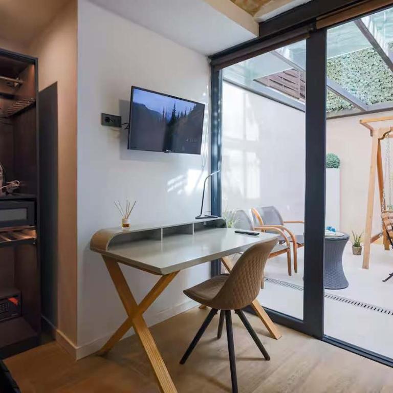 The Collection Barcelona - Amazing 3 Bedroom Apartment with indoor POOL - Apartment - 15