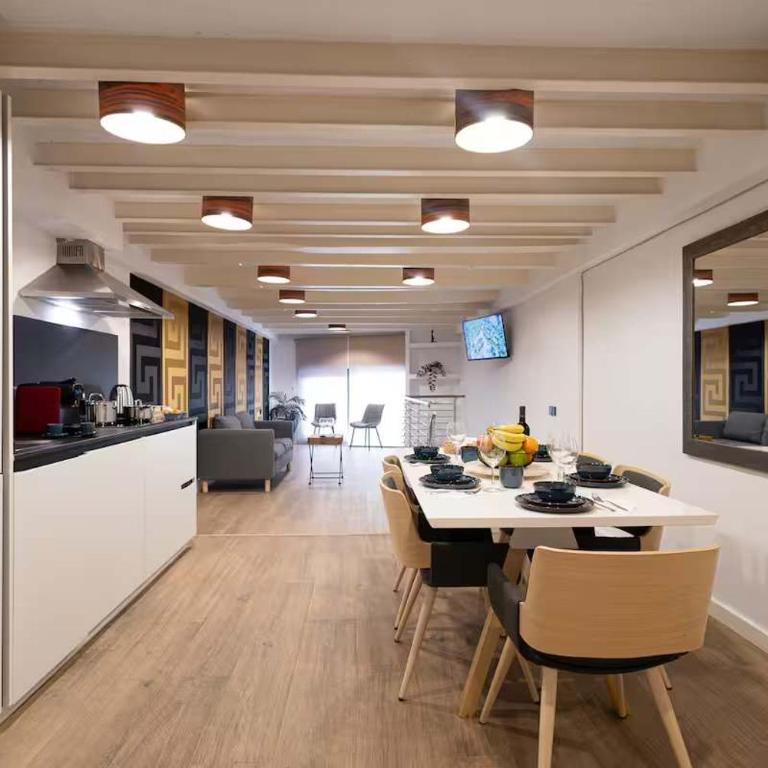 The Collection Barcelona - Amazing 3 Bedroom Apartment with indoor POOL - Apartment - 36