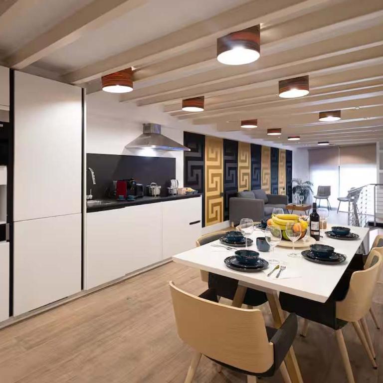 The Collection Barcelona - Amazing 3 Bedroom Apartment with indoor POOL - Apartment - 35