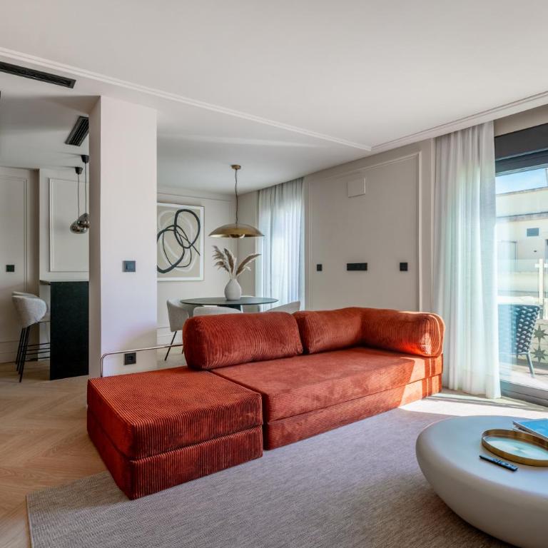 Suite Plaza Nueva - One-Bedroom Apartment - 1