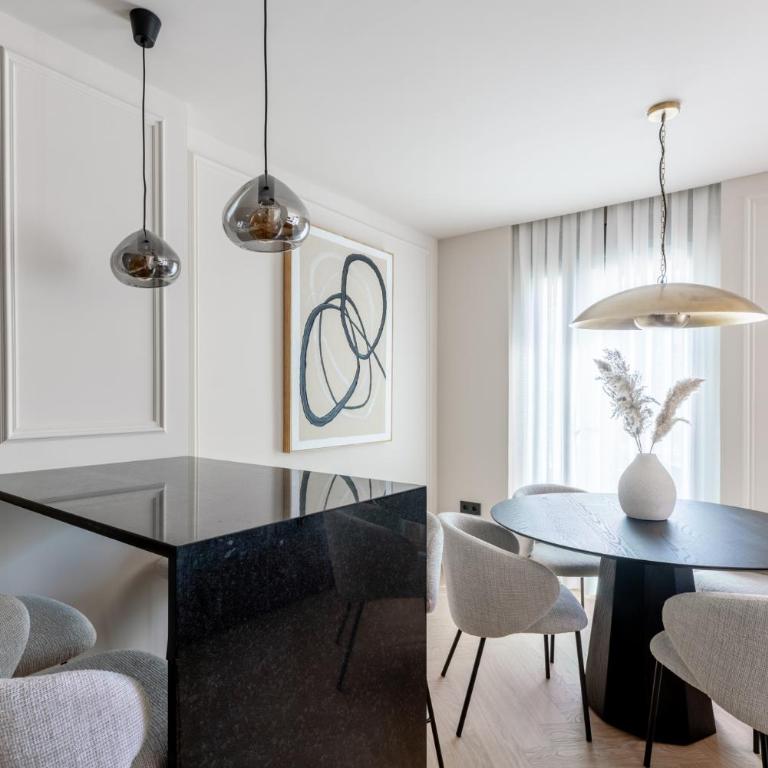 Suite Plaza Nueva - One-Bedroom Apartment - 8