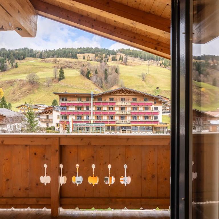 Alpenglück Apartments by we rent, JOKERCARD INCLUDED - Two-Bedroom Apartment with Mountain View - 2