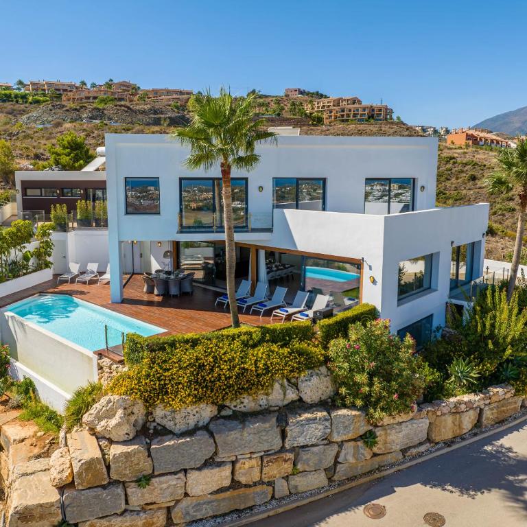 VACATION MARBELLA I Villa Paraiso The View, 6 BDR, Modern Villa, Infinity Heated Pool, Gated Community, Cinema Room, Sea View, Golf Courses - Villa con vistas al mar - 1