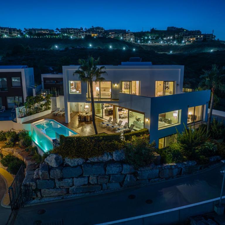 VACATION MARBELLA I Villa Paraiso The View, 6 BDR, Modern Villa, Infinity Heated Pool, Gated Community, Cinema Room, Sea View, Golf Courses - Villa con vistas al mar - 53
