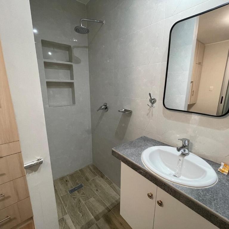 Casa de Moño - Moderno apartamento cerca a Aeropuerto y Terminal Terrestre - Two-Bedroom Apartment - 22