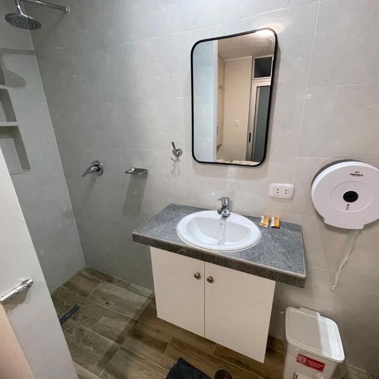 Casa de Moño - Moderno apartamento cerca a Aeropuerto y Terminal Terrestre - Two-Bedroom Apartment - 25