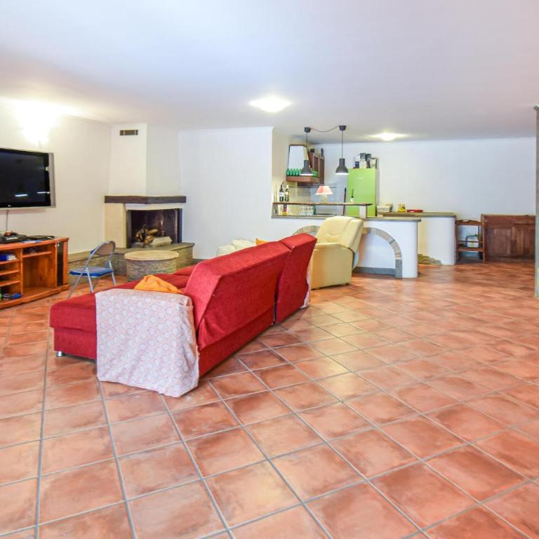 Awesome Home In Montefiascone - Casa Vacanze con 4 Camere da Letto - 2
