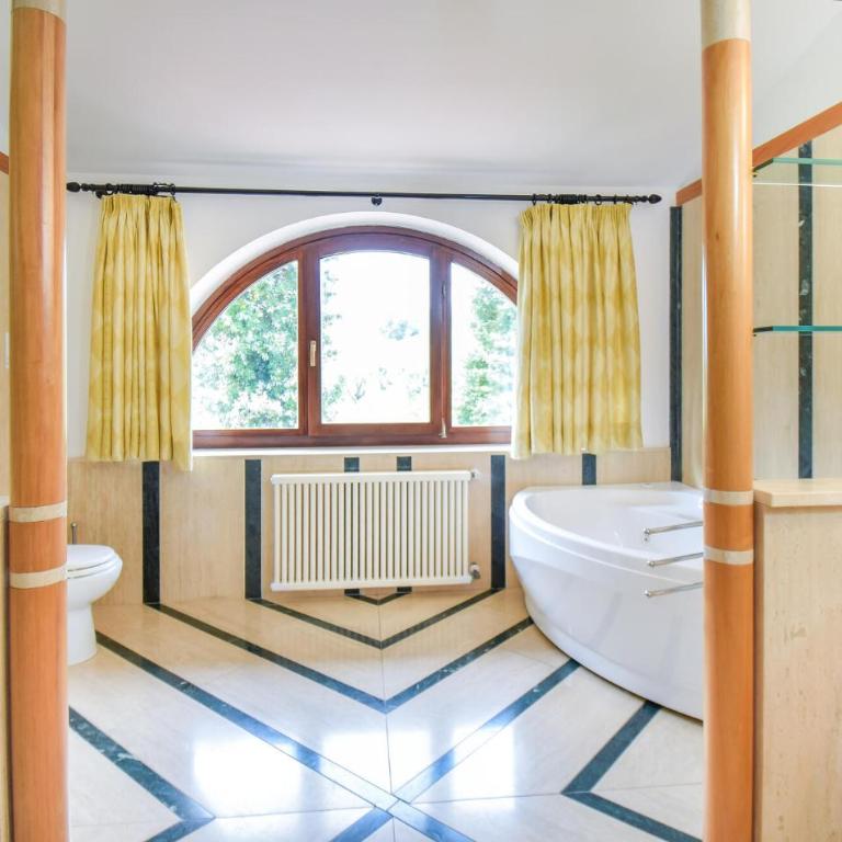 Awesome Home In Montefiascone - Casa Vacanze con 4 Camere da Letto - 19