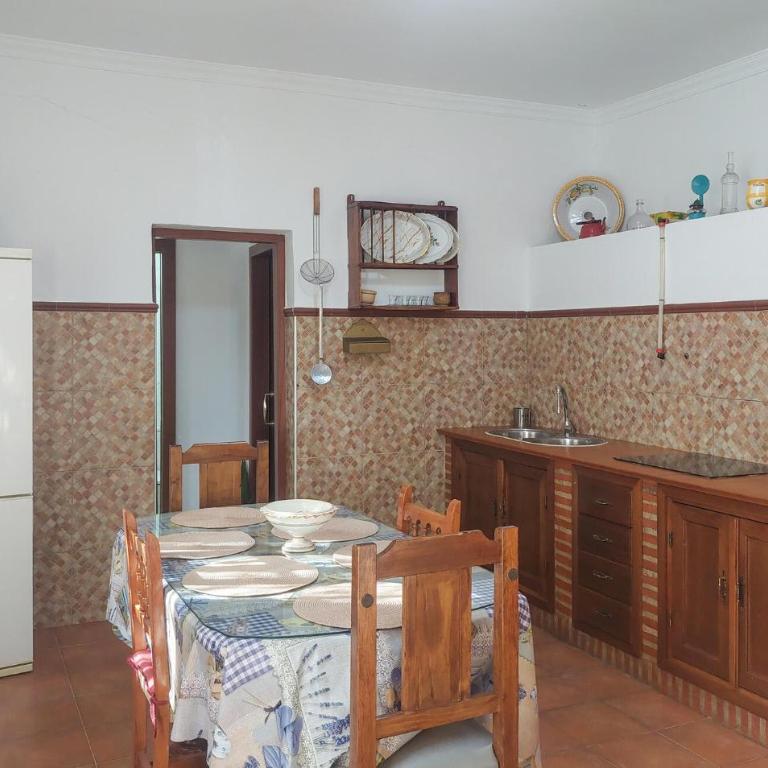 Amazing Home In Ronda - Casa de vacaciones de 5 dormitorios - 8
