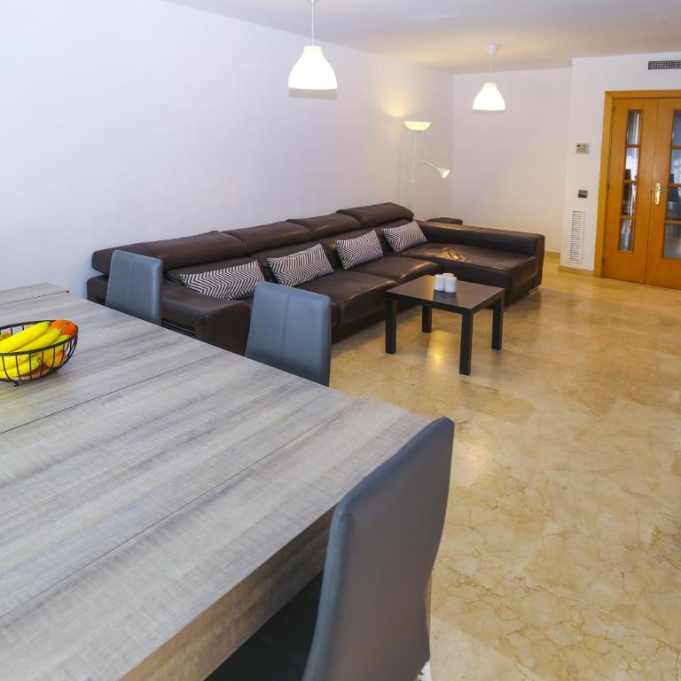 BRUSELAS 2 Family House - Four-Bedroom House - 2
