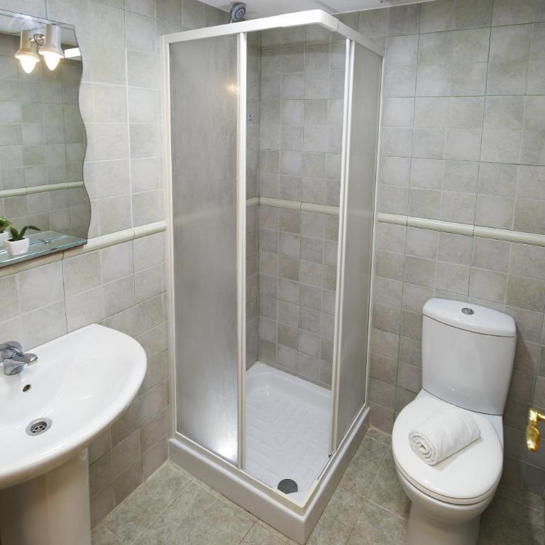 BRUSELAS 2 Family House - Four-Bedroom House - 21