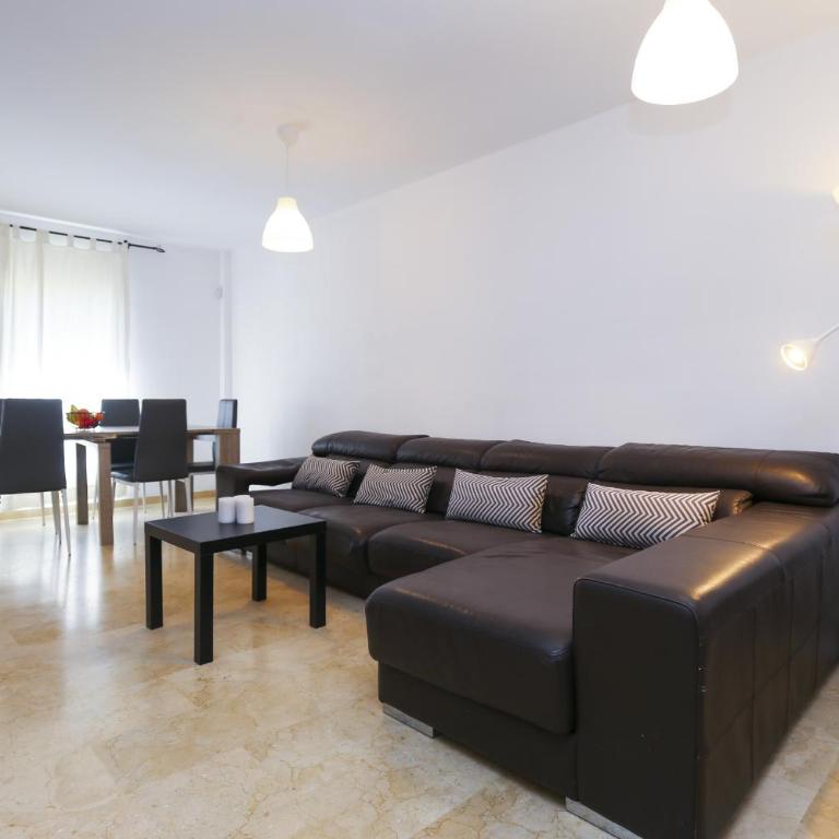 BRUSELAS 2 Family House - Four-Bedroom House - 26
