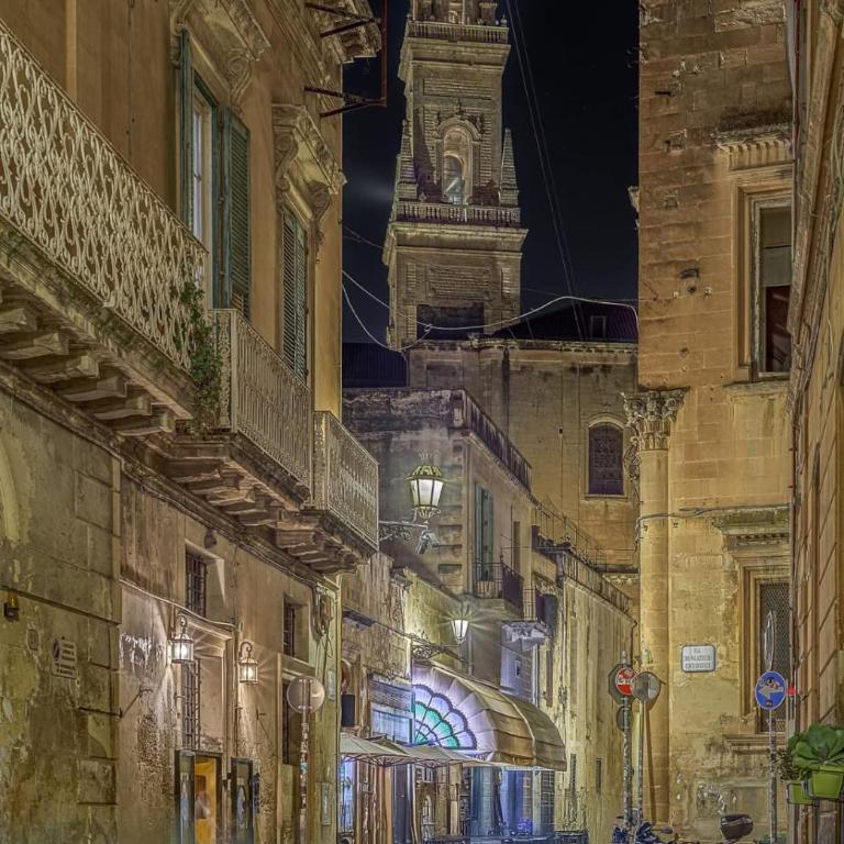 Simohouse Lecce - Executive Suite Apartment 140mq - 2 Bathrooms - Appartamento con 2 Camere da Letto - 65