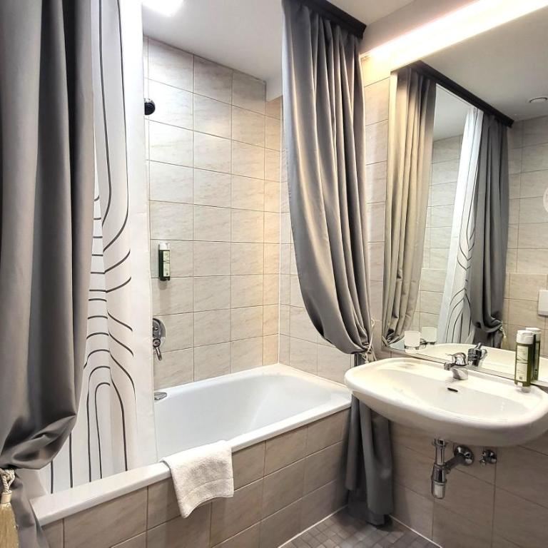 Hotel Batzenhäusl - Budget Doppelzimmer - 2