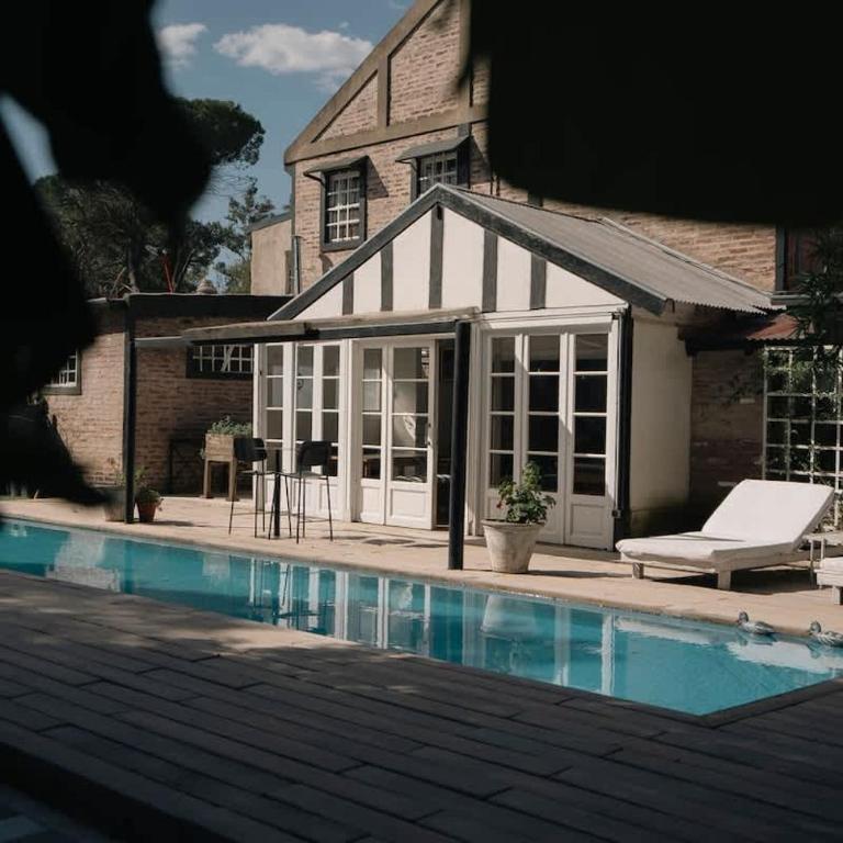 Casa de Tenis con Pileta Padel y Gimnasio - Casa - 21