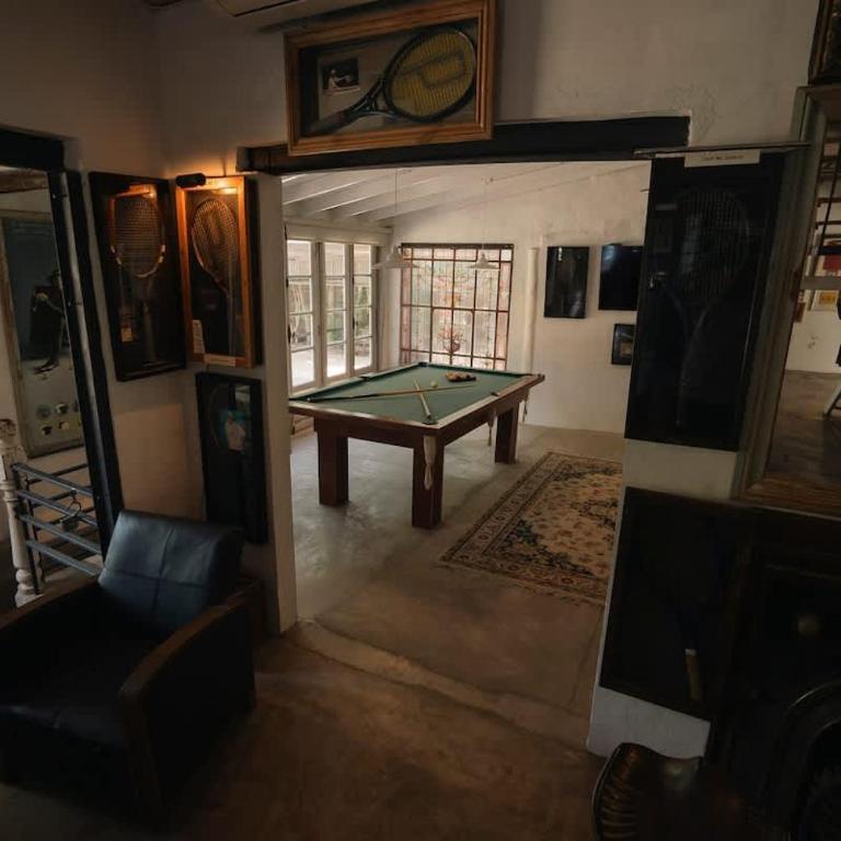 Casa de Tenis con Pileta Padel y Gimnasio - Casa - 24
