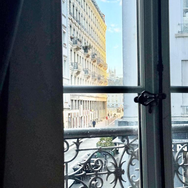 Art de Recevoir - Charmant cocon au cœur de Lyon avec vue sur Fourvière - Appartamento con 2 Camere da Letto - 28