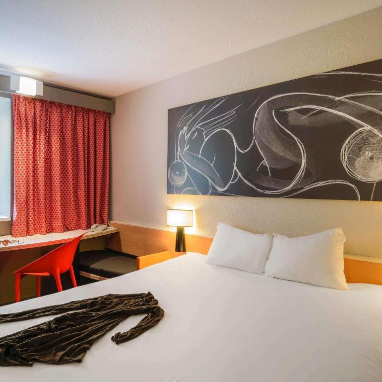ibis Antibes Sophia-Antipolis - Chambre Standard avec 1 Lit Double et 1 Lit Simple - 1