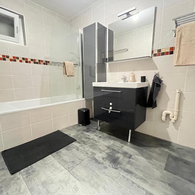Maison moderne avec terrasse & parking - Villa 1 Chambre - 12