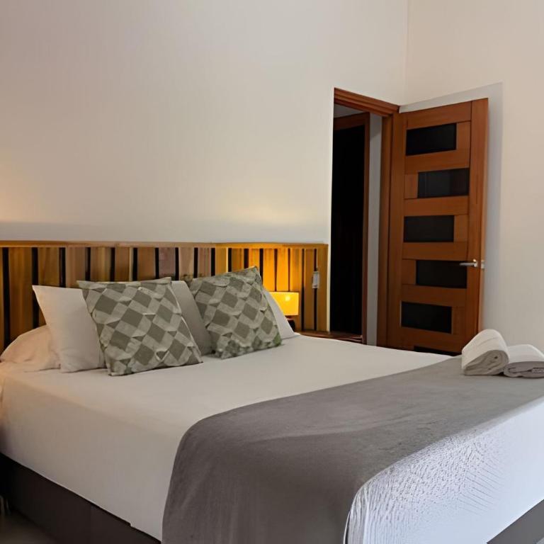 Palos altos house; Poblado; 6 min to Provenza - Five-Bedroom House - 8