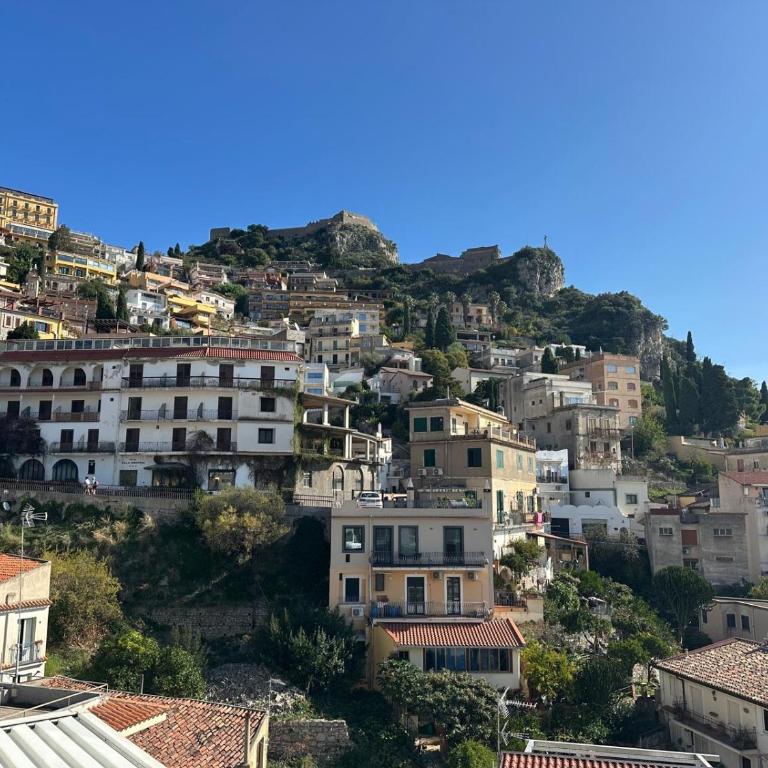 Paradise House by Taormina Holidays - Two-Bedroom Apartment - 17