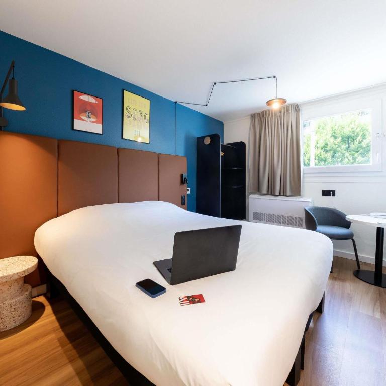 ibis Paris Alesia Montparnasse - Chambre Standard avec 1 Lit Double et 1 Lit Simple - 1