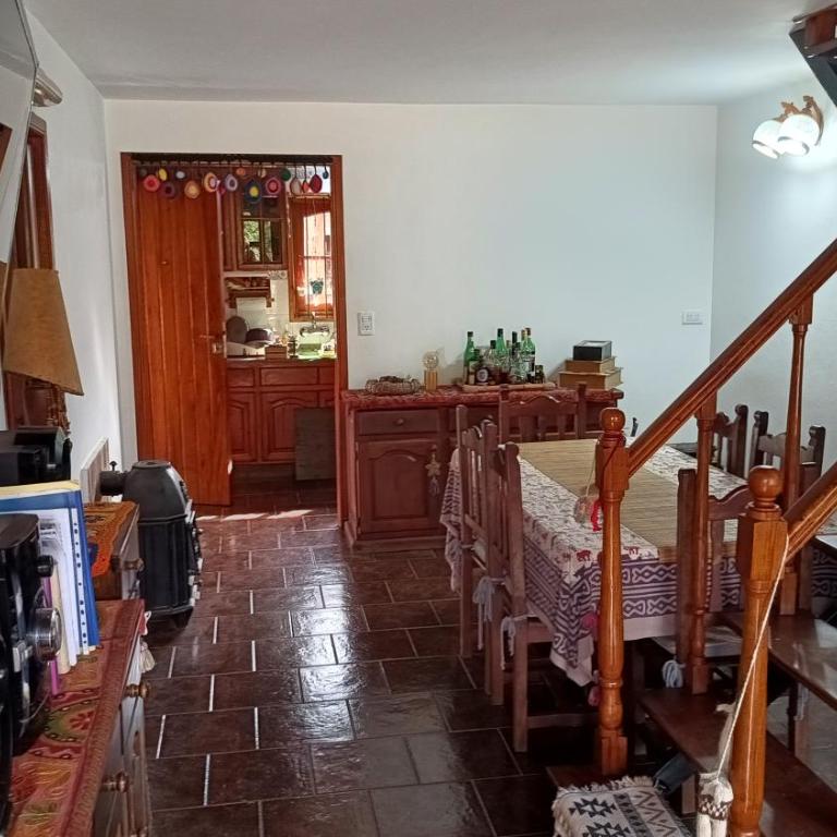 CASA 5 PERS-500 mts PLAYA EXCELENTE UBICACION RESIDENCIAL - Three-Bedroom House - 5