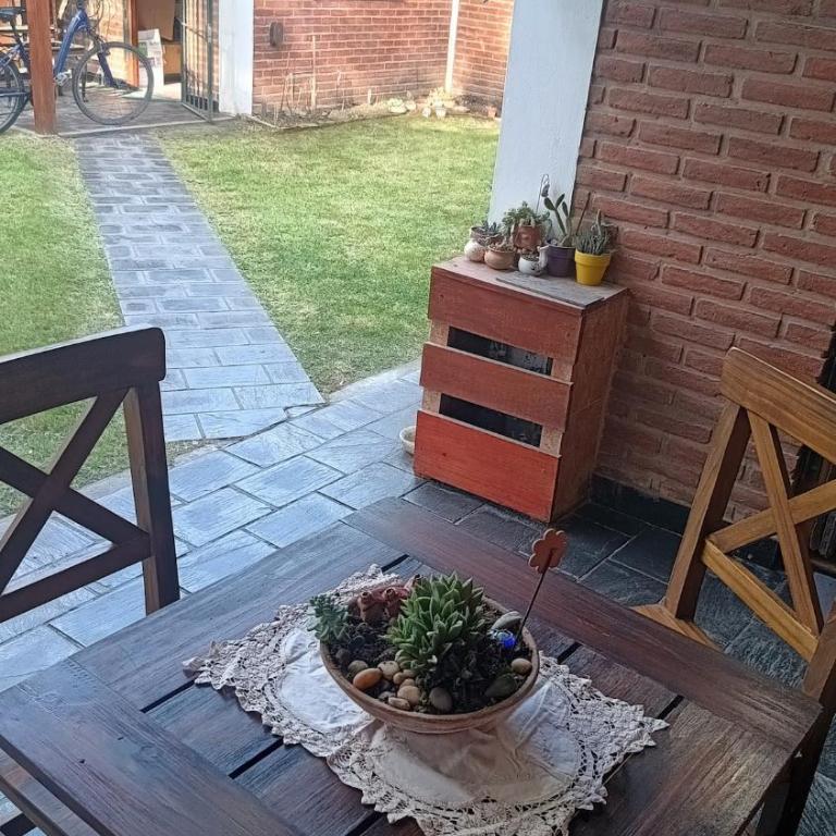CASA 5 PERS-500 mts PLAYA EXCELENTE UBICACION RESIDENCIAL - Three-Bedroom House - 7