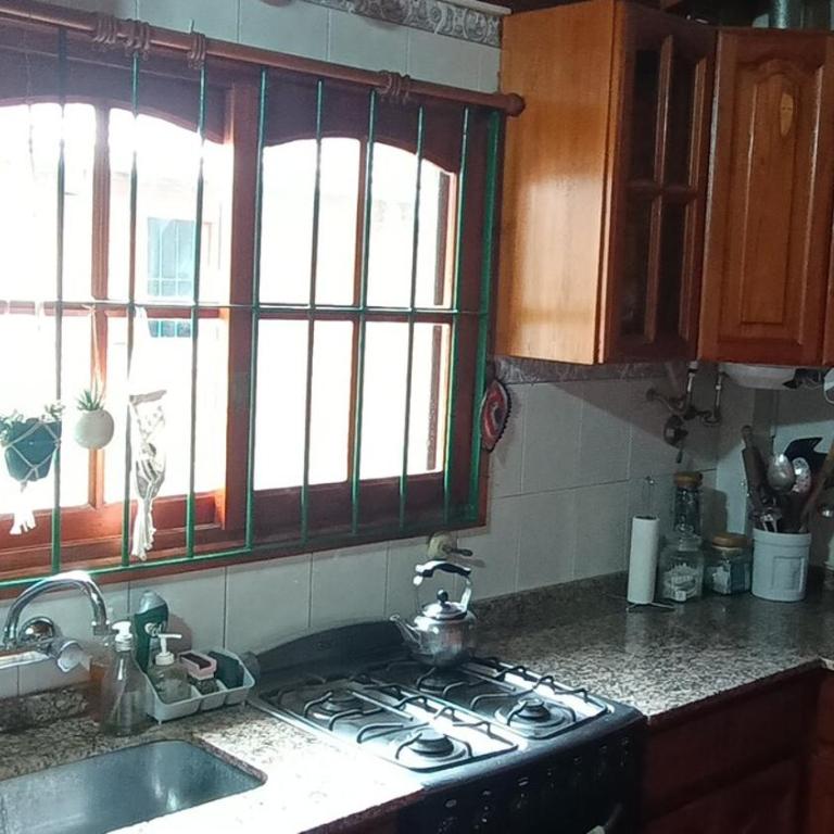 CASA 5 PERS-500 mts PLAYA EXCELENTE UBICACION RESIDENCIAL - Three-Bedroom House - 9