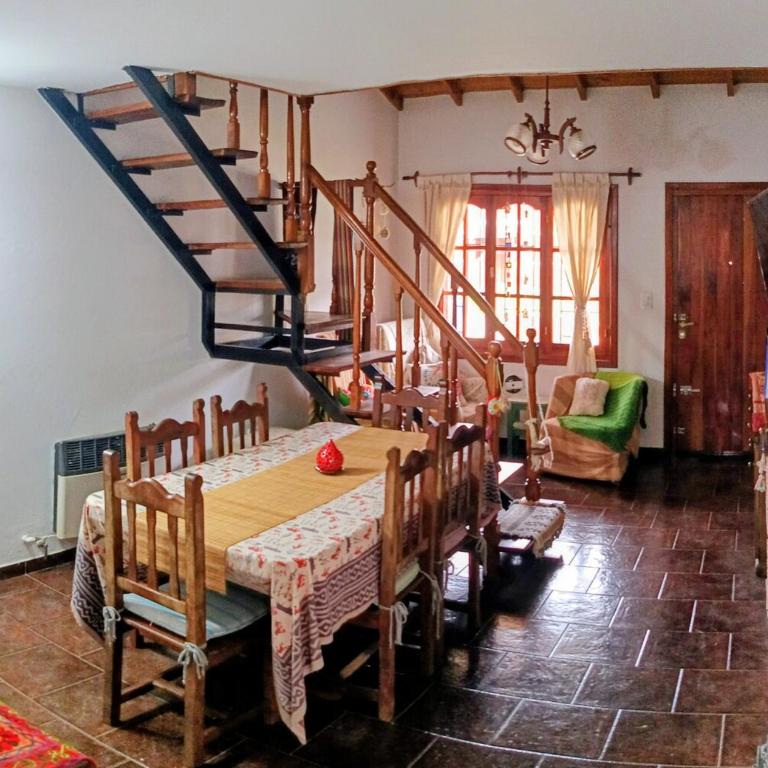 CASA 5 PERS-500 mts PLAYA EXCELENTE UBICACION RESIDENCIAL - Three-Bedroom House - 23