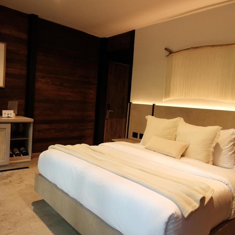 Isla Clara Hotel - Deluxe Junior Suite - 1