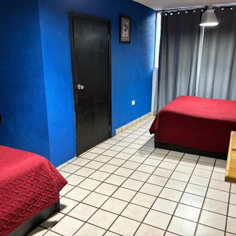Hotel Miramar - La Paz - Habitación Doble - 2 camas dobles - 3