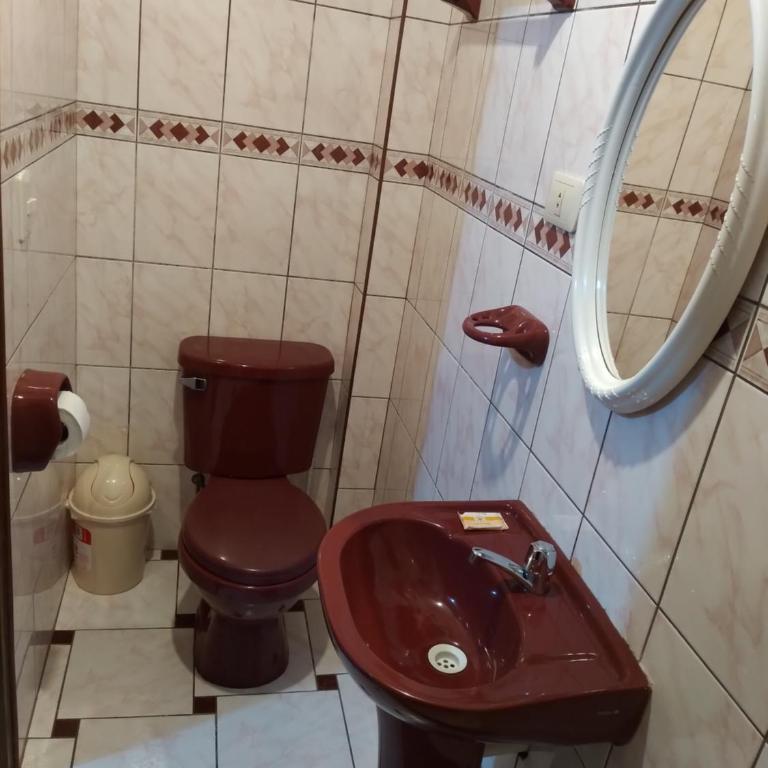 Hospedaje Tres Cruces - Habitación Cuádruple con baño privado - 3