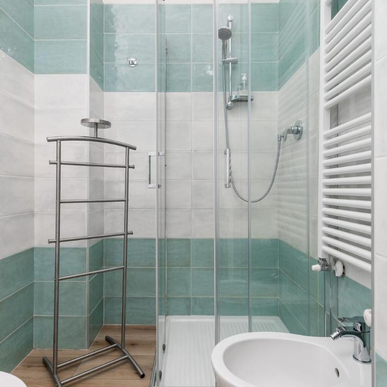 BolognaFiera - Double Room with Private Bathroom - 9