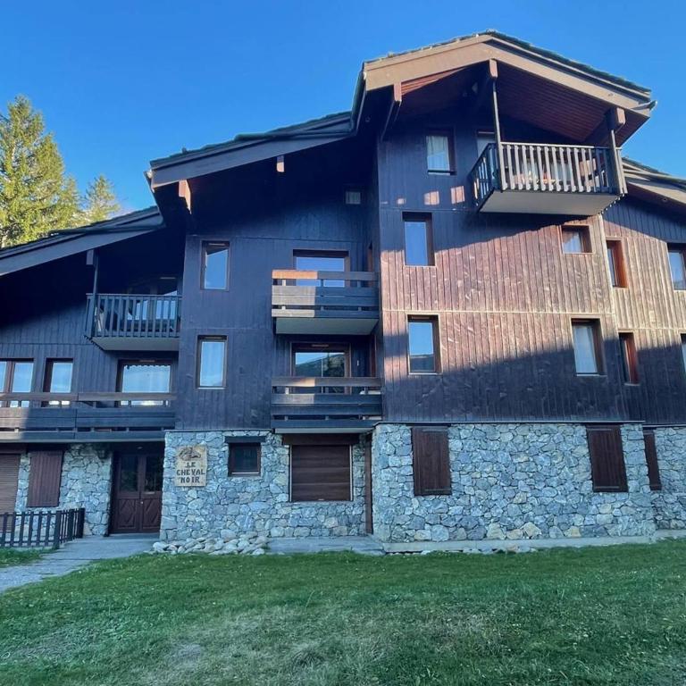 Studio coquet à 50m des pistes, proche commerces, balcon et casier à ski - FR-1-356-204 - Appartement - 13
